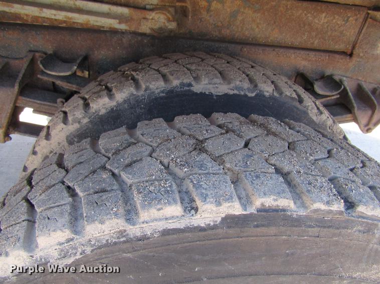 image for item EU9620 1999 International 4900 dump truck