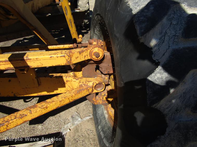 image for item EU9621 1976 Caterpillar 120G motor grader