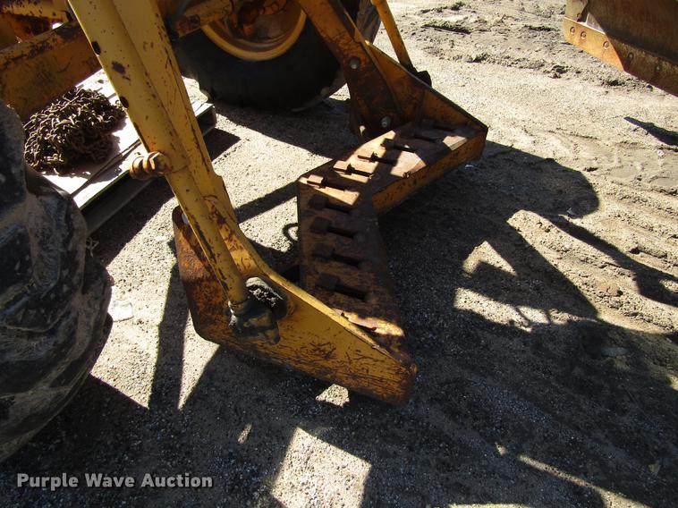 image for item EU9621 1976 Caterpillar 120G motor grader