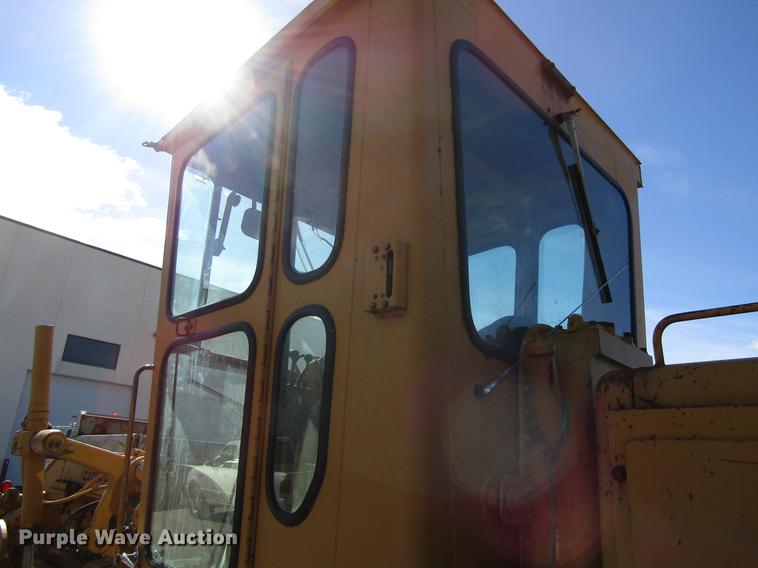 image for item EU9621 1976 Caterpillar 120G motor grader