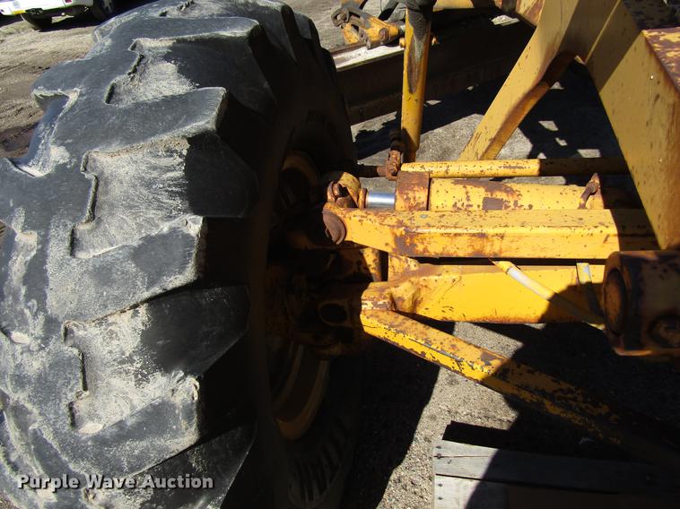 image for item EU9621 1976 Caterpillar 120G motor grader