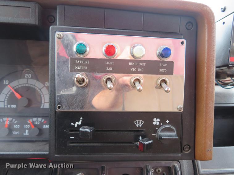 image for item EV9636 1991 GMC TopKick C6500 SL fire truck