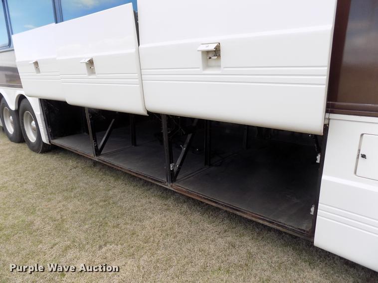 image for item FA9737 1999 Blue Bird LTC-40 school bus