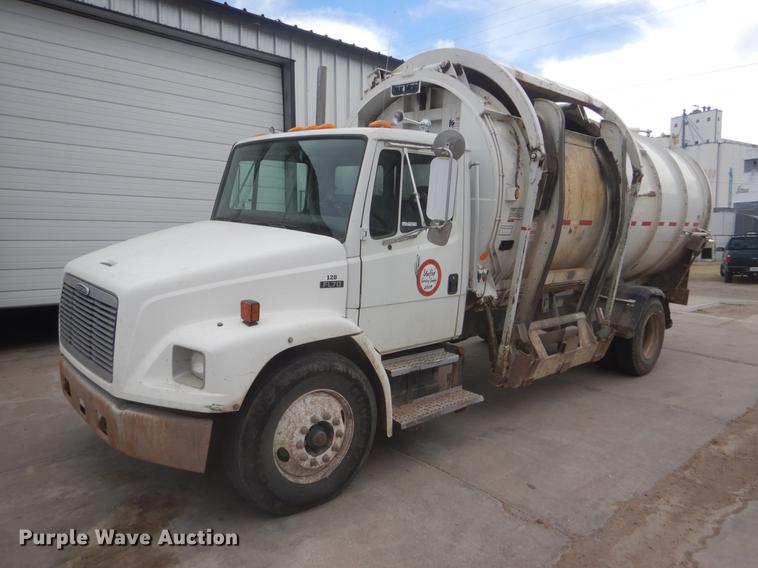 image for item FG9259 2000 Freightliner FL70 Business Class refuse truck
