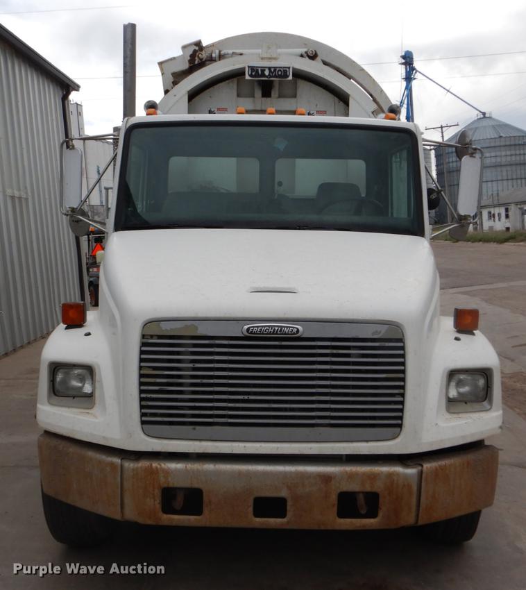 image for item FG9259 2000 Freightliner FL70 Business Class refuse truck