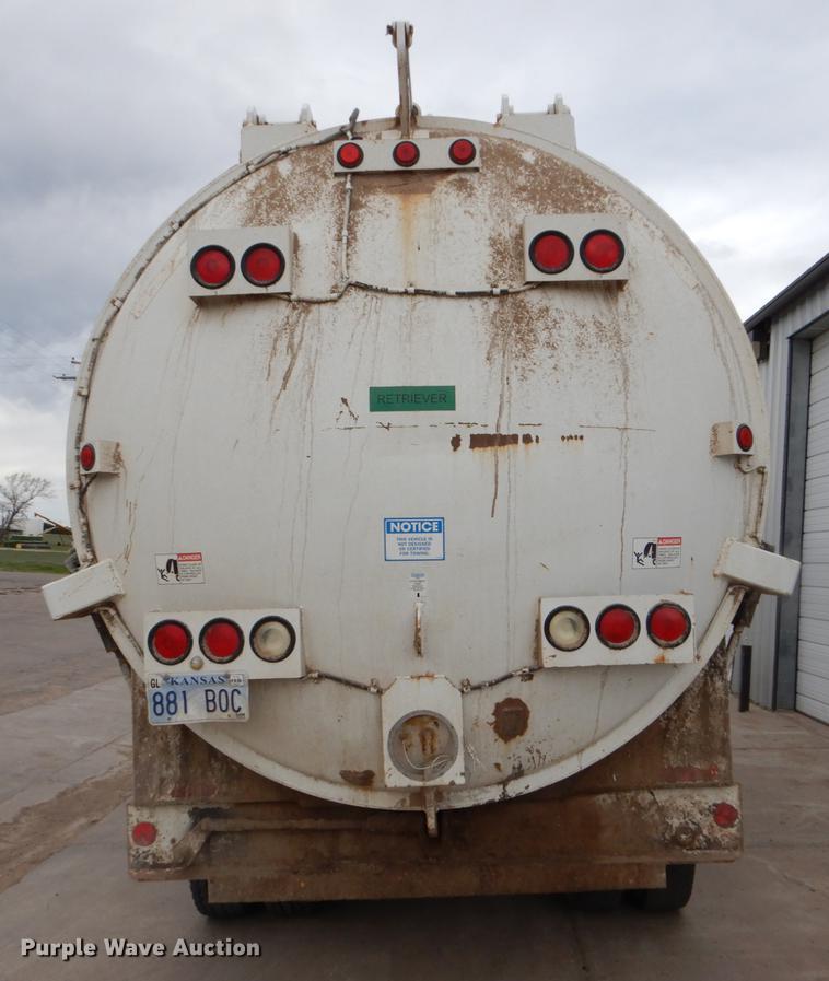 image for item FG9259 2000 Freightliner FL70 Business Class refuse truck