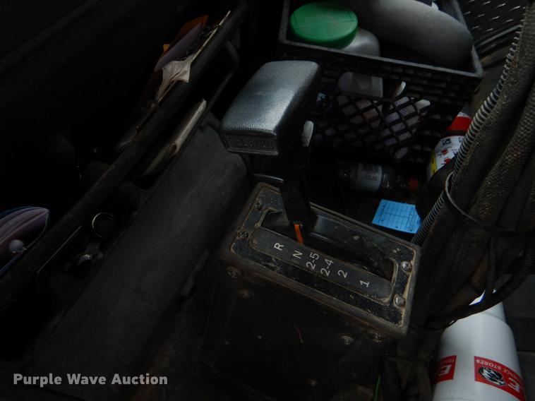 image for item FG9259 2000 Freightliner FL70 Business Class refuse truck