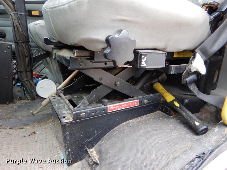 image for item FG9259 2000 Freightliner FL70 Business Class refuse truck