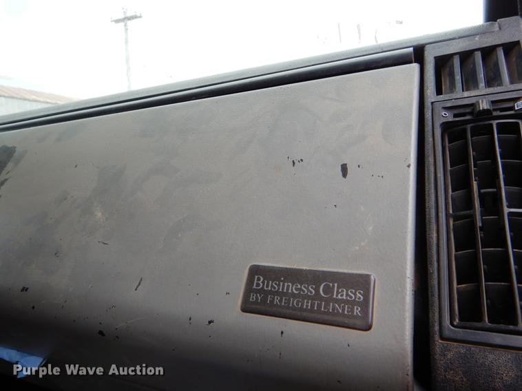 image for item FG9259 2000 Freightliner FL70 Business Class refuse truck