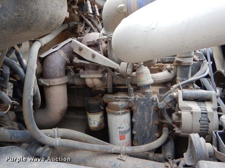 image for item FG9259 2000 Freightliner FL70 Business Class refuse truck