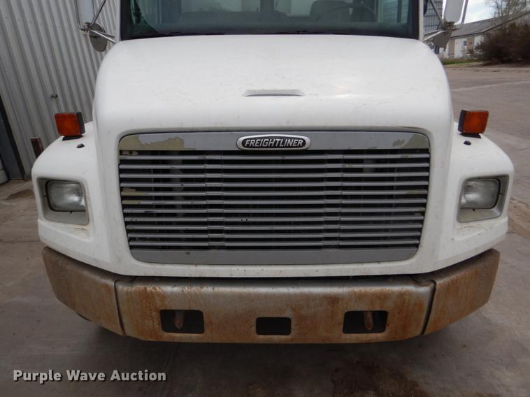 image for item FG9259 2000 Freightliner FL70 Business Class refuse truck