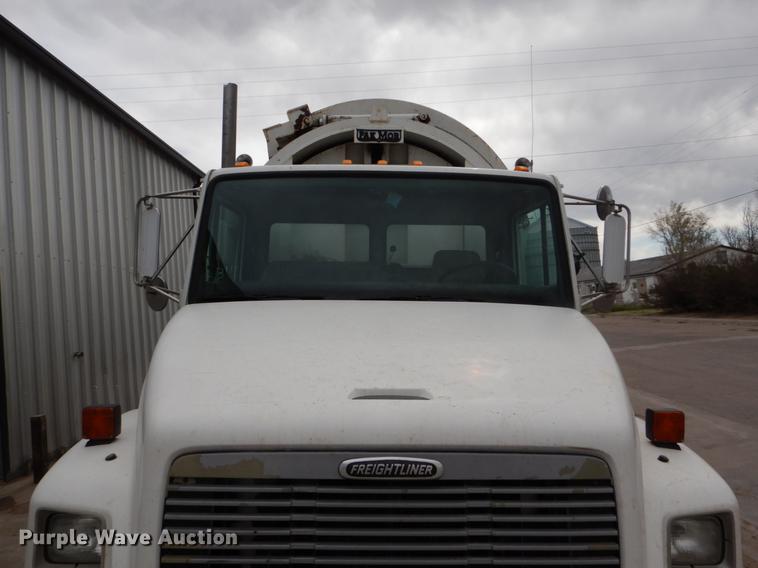 image for item FG9259 2000 Freightliner FL70 Business Class refuse truck