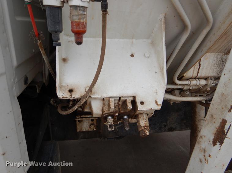 image for item FG9259 2000 Freightliner FL70 Business Class refuse truck