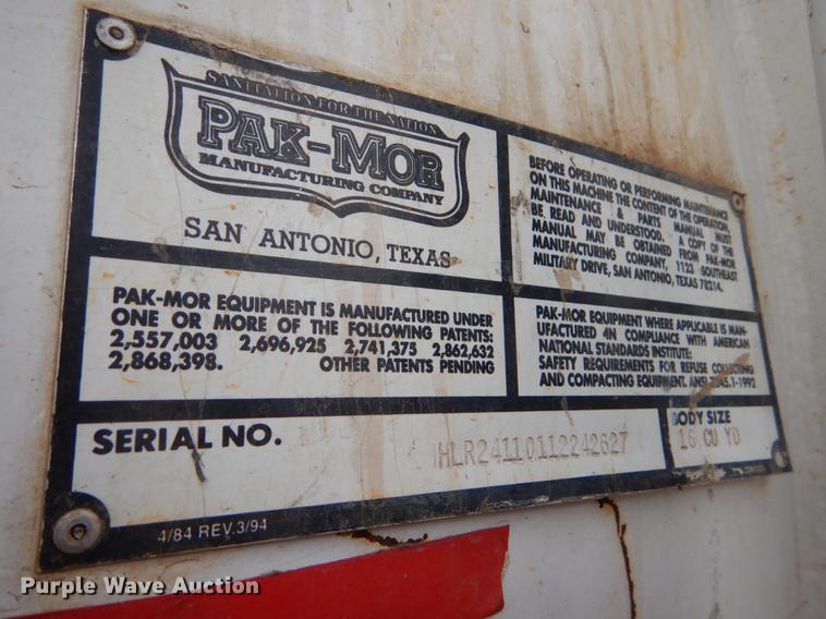 image for item FG9259 2000 Freightliner FL70 Business Class refuse truck