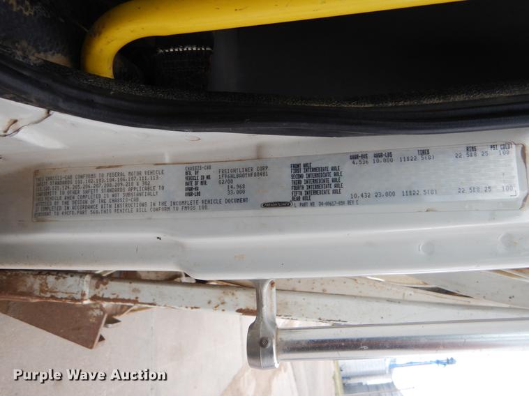 image for item FG9259 2000 Freightliner FL70 Business Class refuse truck