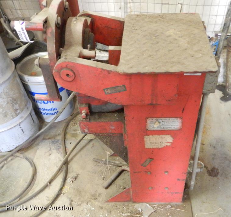 image for item FG9269 Clayborne 900 engine stand