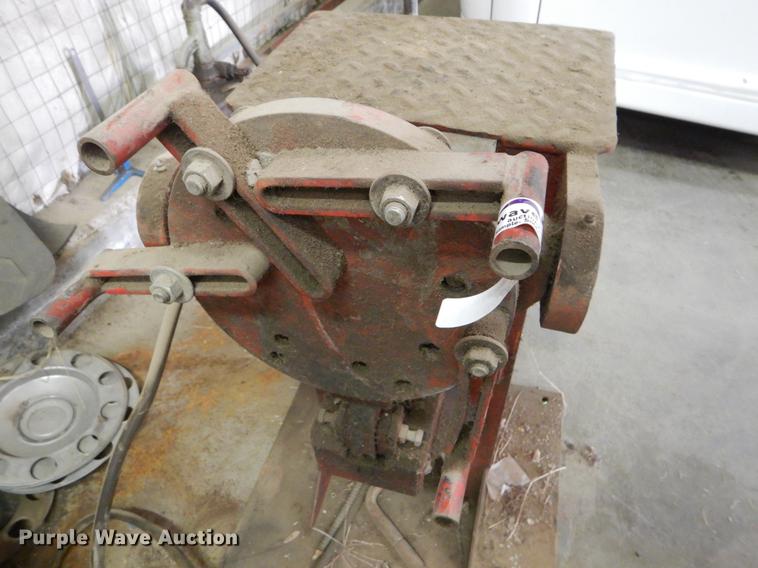 image for item FG9269 Clayborne 900 engine stand