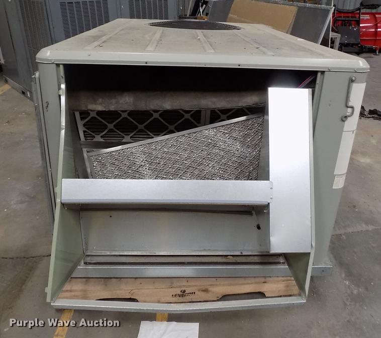 image for item FG9270 2008 Trane rooftop AC and heat unit