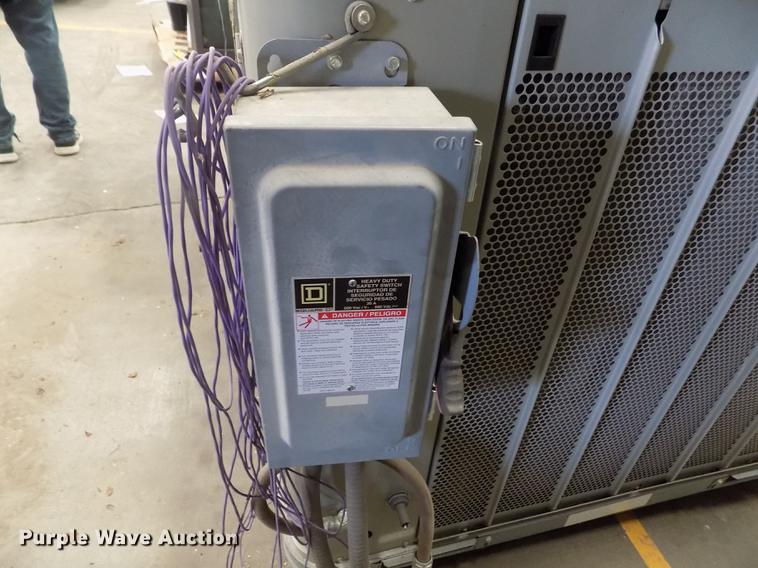 image for item FG9270 2008 Trane rooftop AC and heat unit