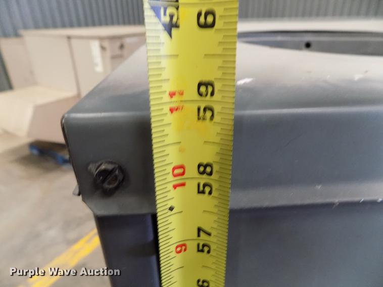 image for item FG9274 Amana rooftop AC and heat unit