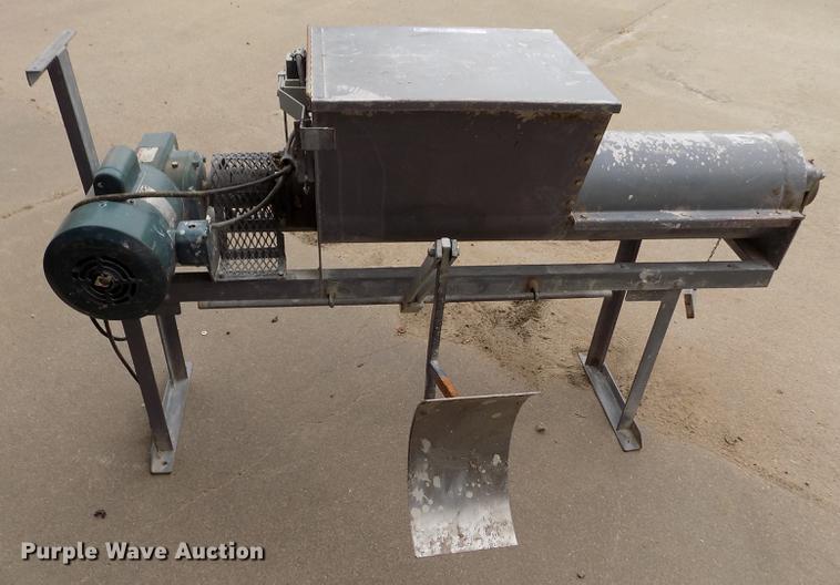 image for item FG9277 Walker pug mill