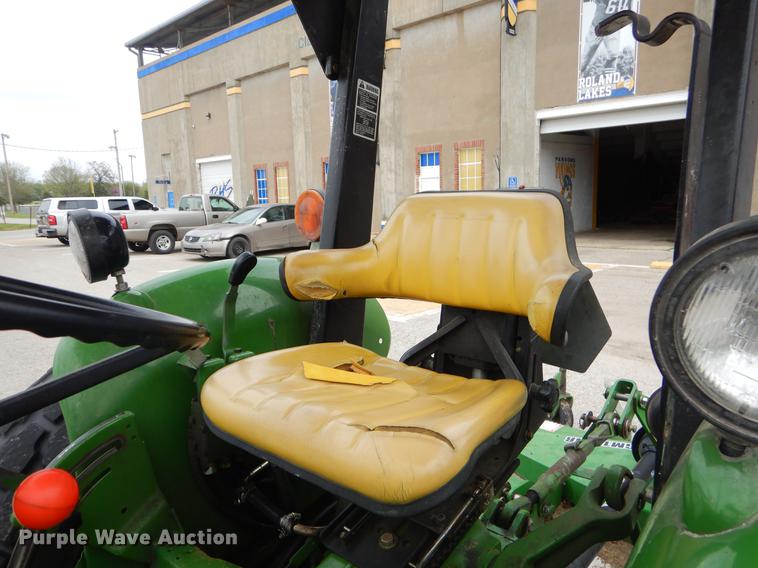 image for item FH9275 1989 John Deere 2155 tractor