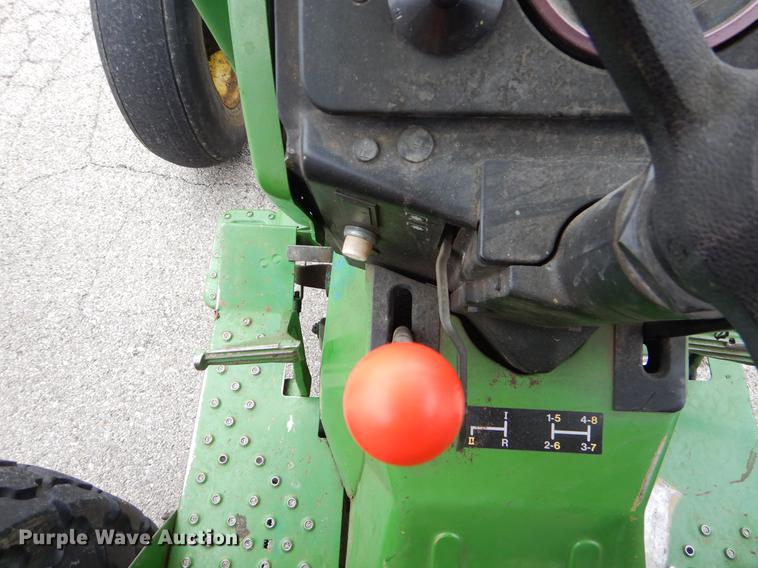 image for item FH9275 1989 John Deere 2155 tractor