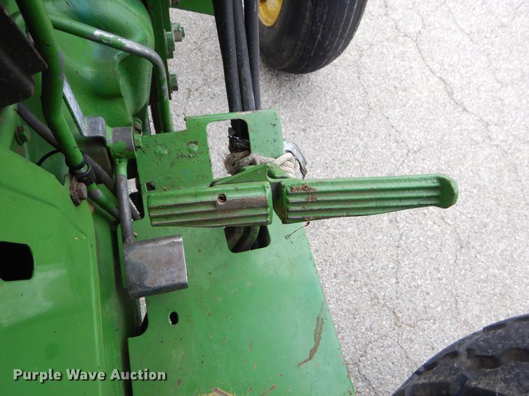 image for item FH9275 1989 John Deere 2155 tractor