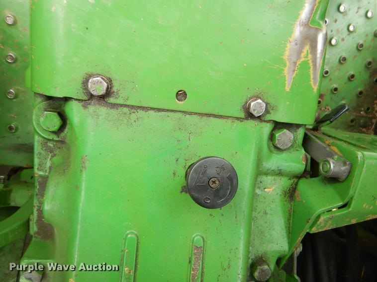 image for item FH9275 1989 John Deere 2155 tractor
