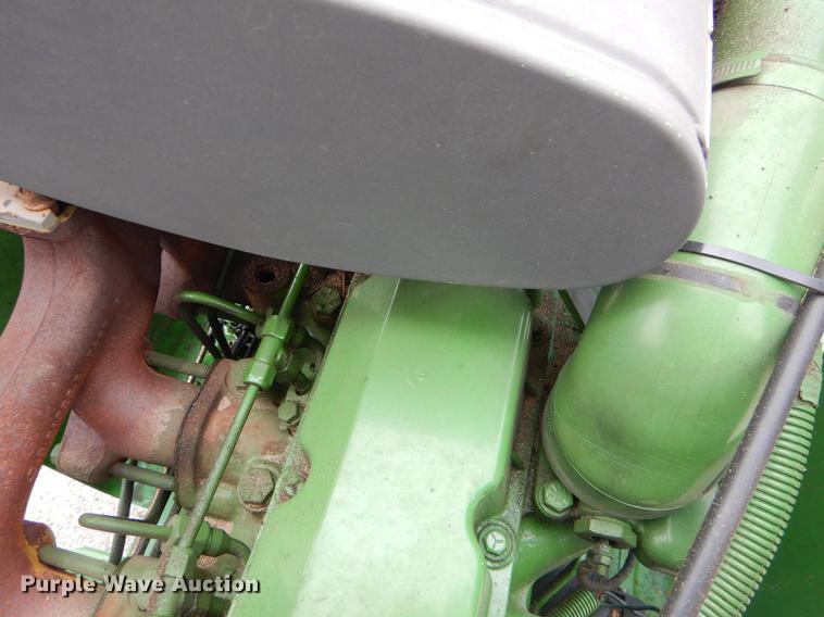 image for item FH9275 1989 John Deere 2155 tractor