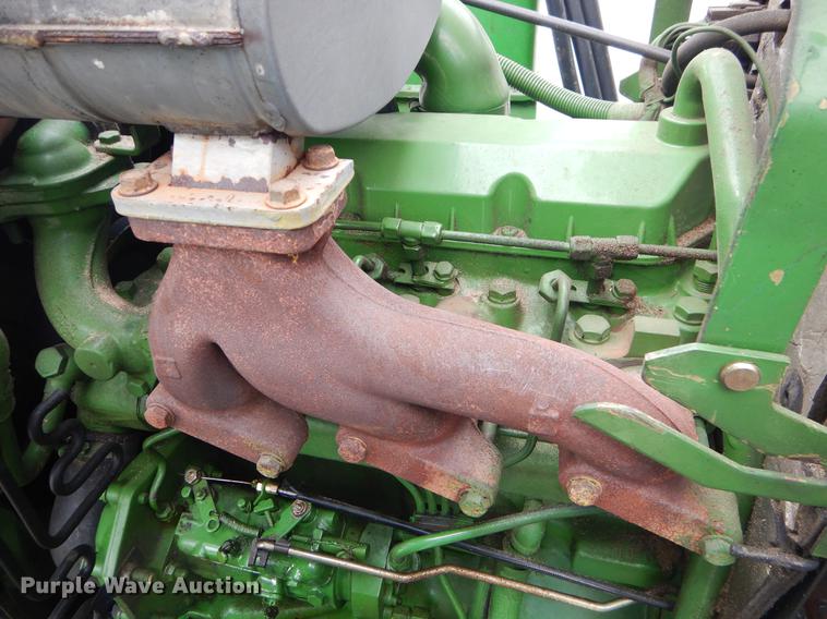 image for item FH9275 1989 John Deere 2155 tractor