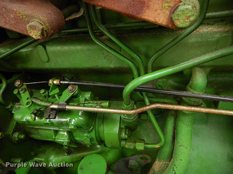 image for item FH9275 1989 John Deere 2155 tractor