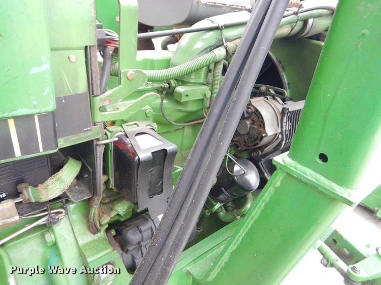 image for item FH9275 1989 John Deere 2155 tractor