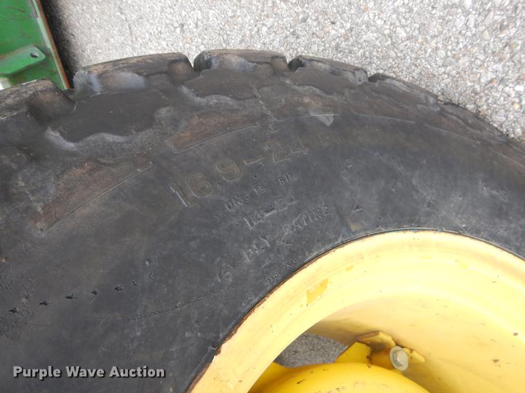 image for item FH9275 1989 John Deere 2155 tractor