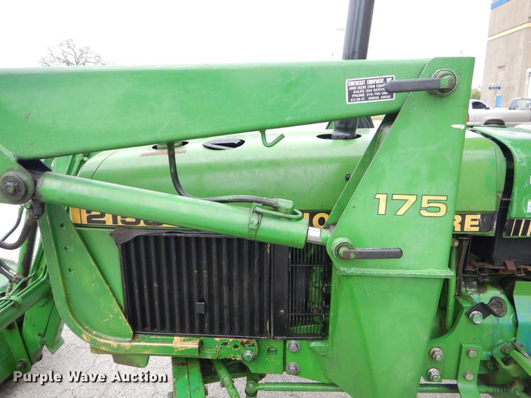 image for item FH9275 1989 John Deere 2155 tractor
