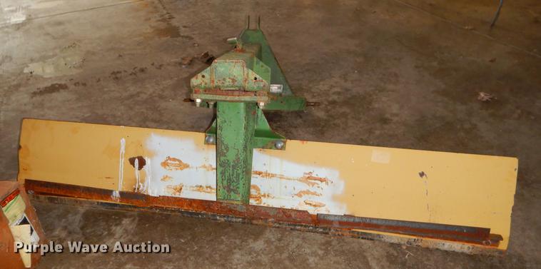 image for item FH9275 1989 John Deere 2155 tractor