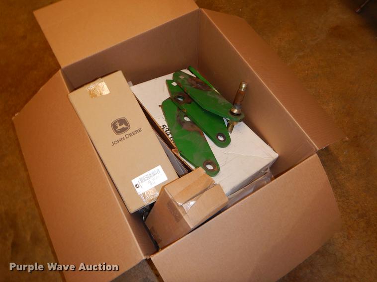 image for item FH9275 1989 John Deere 2155 tractor