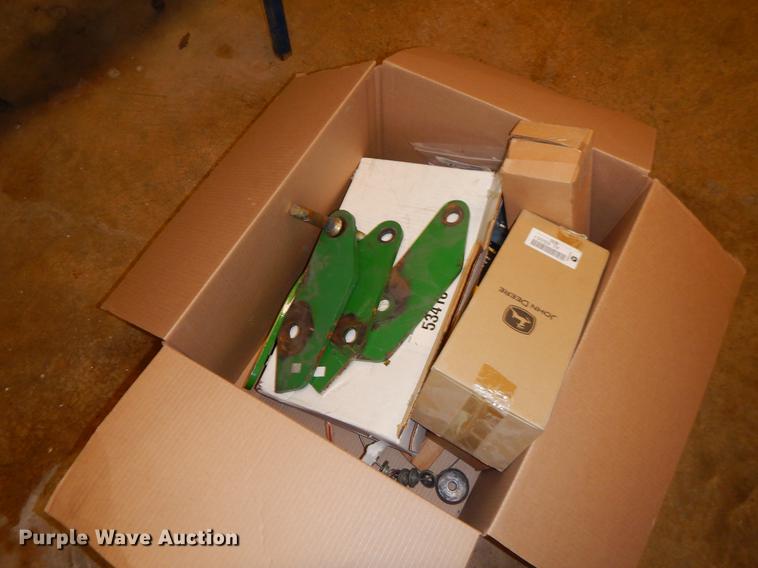 image for item FH9275 1989 John Deere 2155 tractor