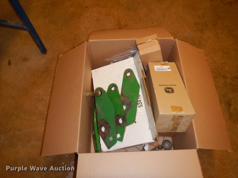 image for item FH9275 1989 John Deere 2155 tractor