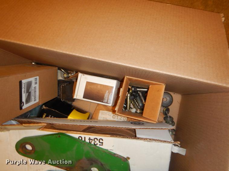 image for item FH9275 1989 John Deere 2155 tractor