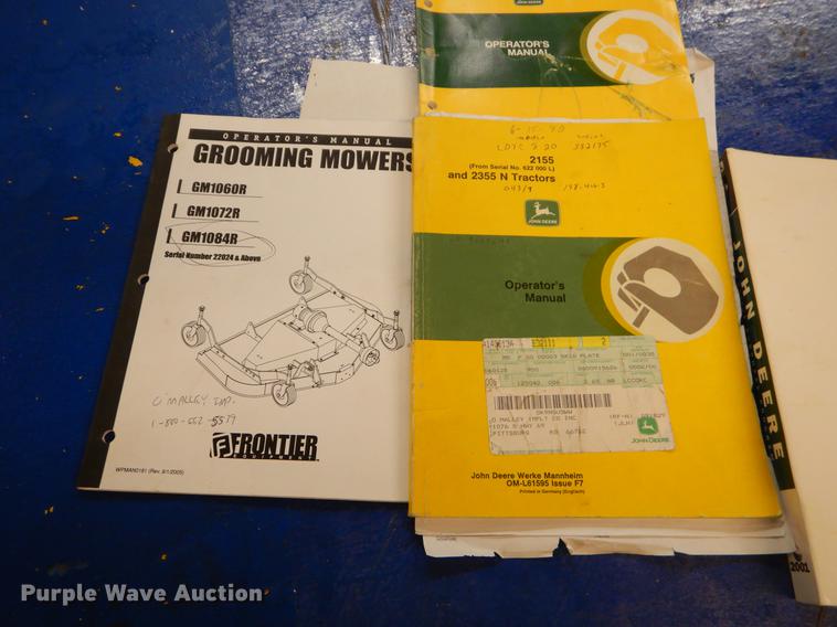 image for item FH9275 1989 John Deere 2155 tractor