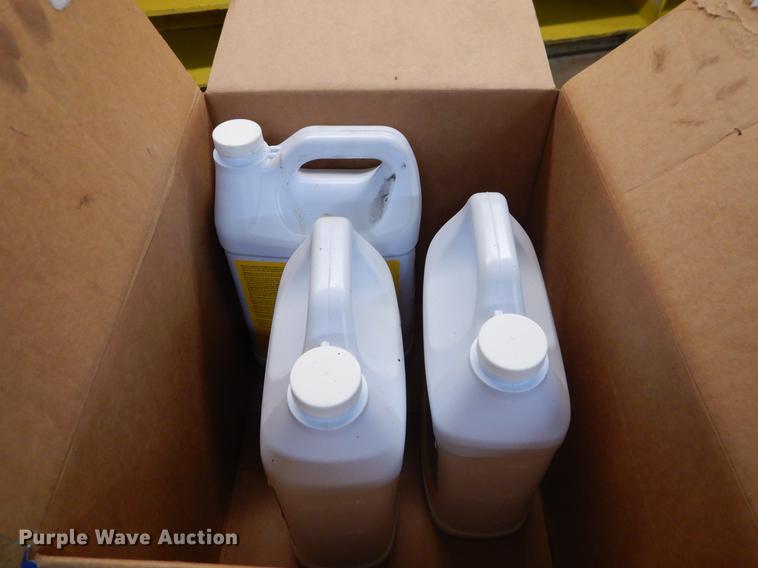 image for item FH9275 1989 John Deere 2155 tractor