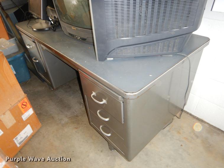 image for item FH9276 Office supplies and equipment