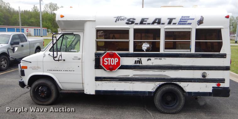 image for item FH9278 1993 Chevrolet Sport Van G30 shuttle bus