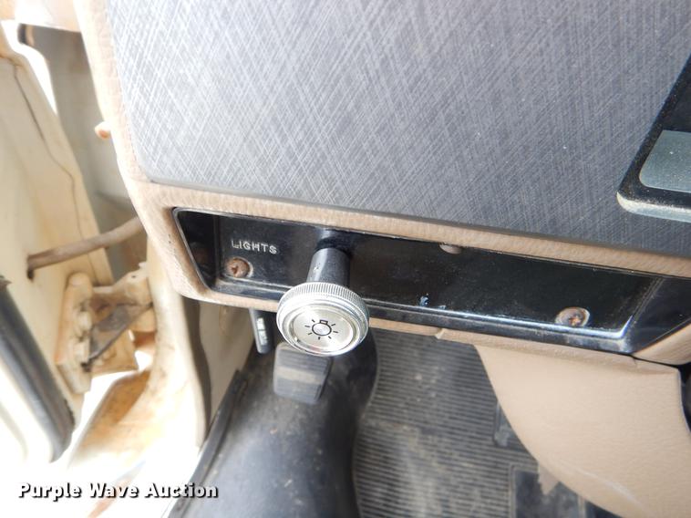 image for item FH9278 1993 Chevrolet Sport Van G30 shuttle bus