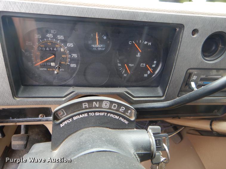 image for item FH9278 1993 Chevrolet Sport Van G30 shuttle bus