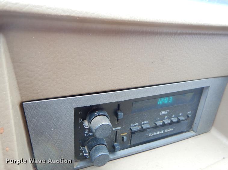 image for item FH9278 1993 Chevrolet Sport Van G30 shuttle bus