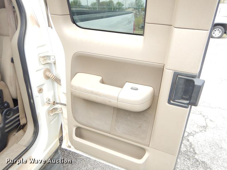 image for item FH9279 2005 Ford F150 SuperCab pickup truck