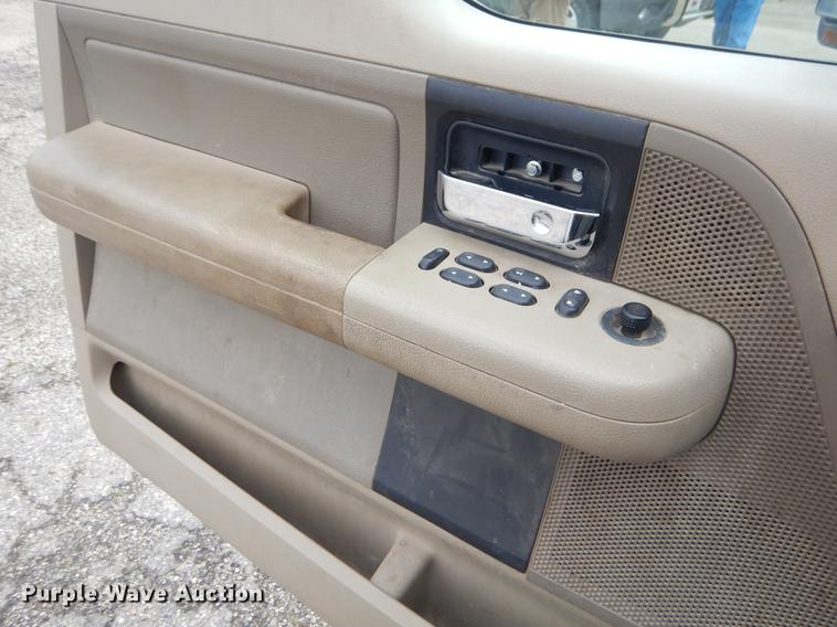 image for item FH9279 2005 Ford F150 SuperCab pickup truck