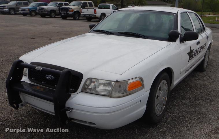 image for item FH9281 2006 Ford Crown Victoria Police Interceptor
